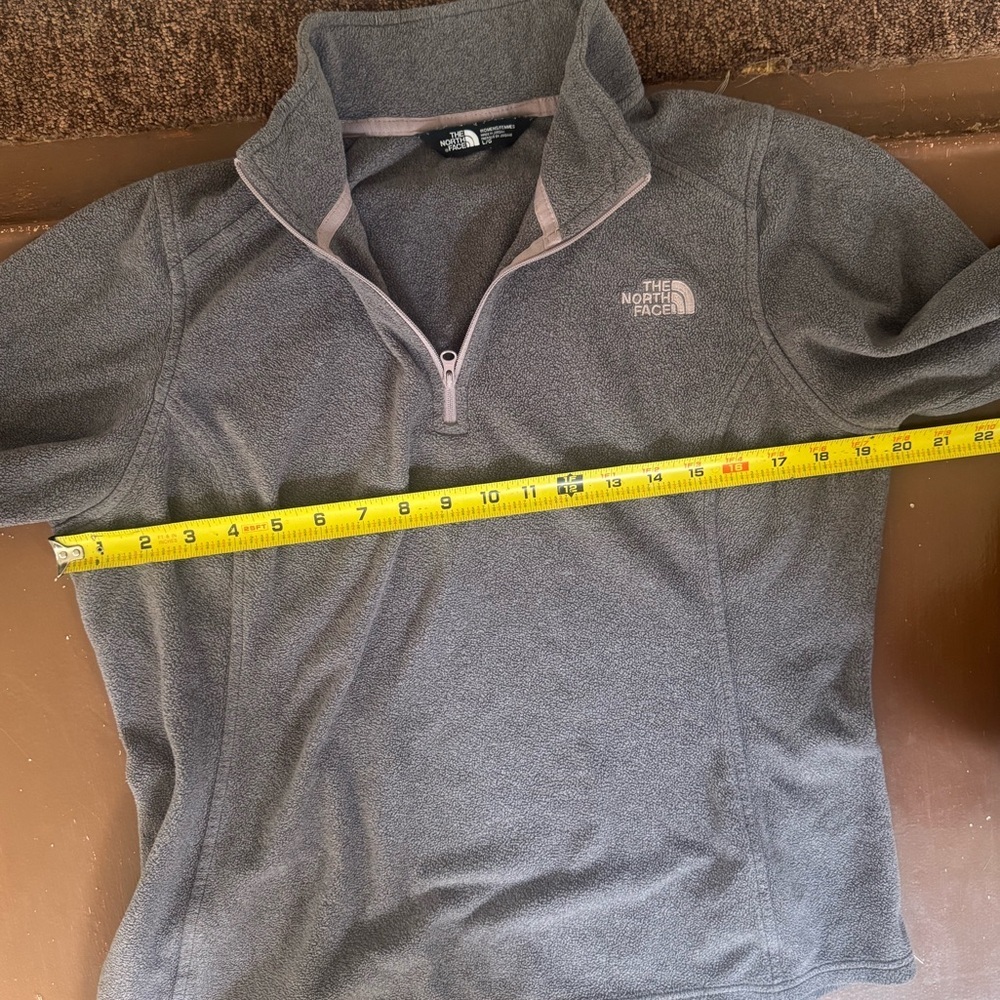 The North Face Heathered Gray 1/4 Zip Fleece Pullover - Women’s Large - Picture 5 of 6